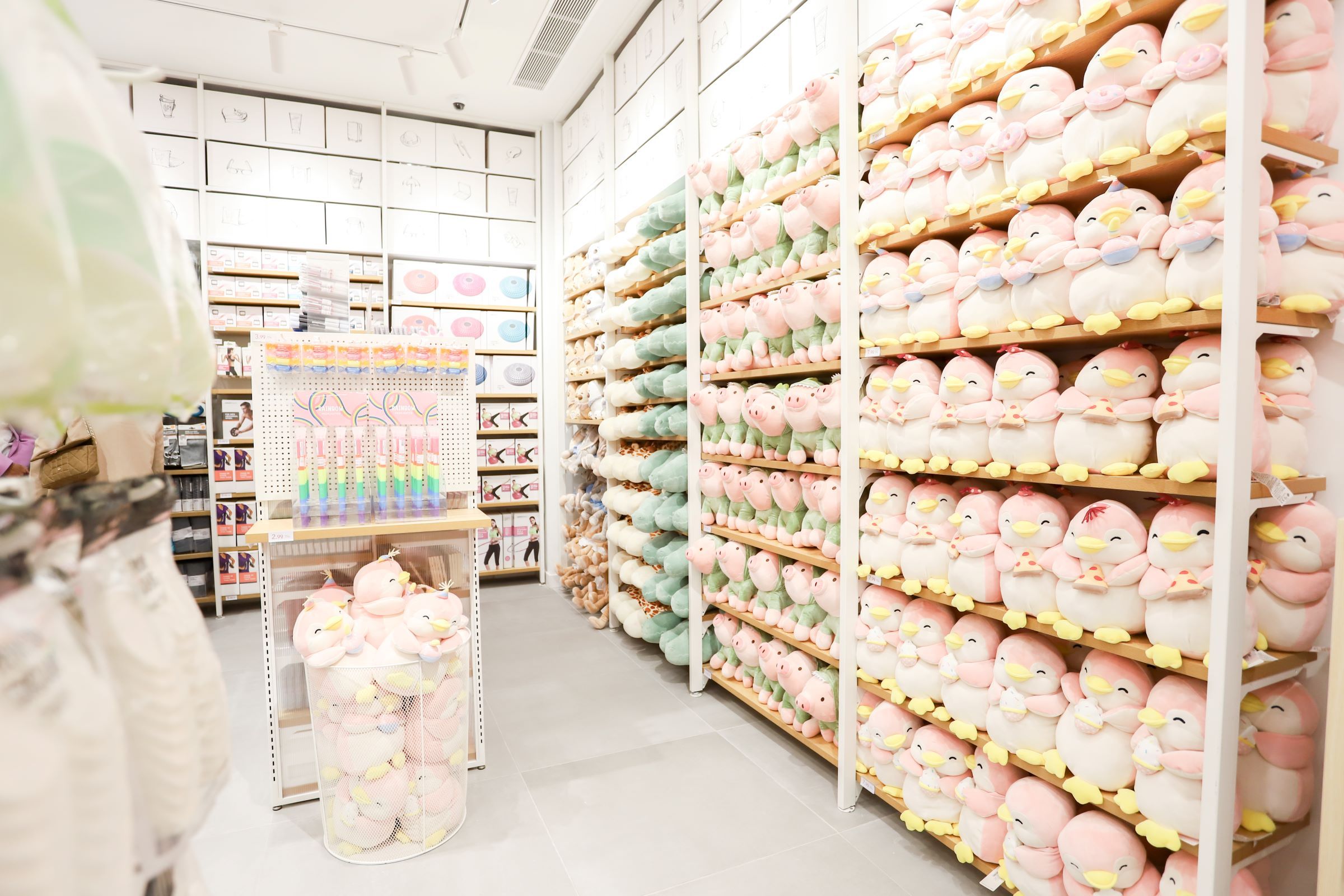 Miniso, el gigante del diseño japonés, abre en Los Arcos su tercera tienda en Sevilla y octava en Andalucía