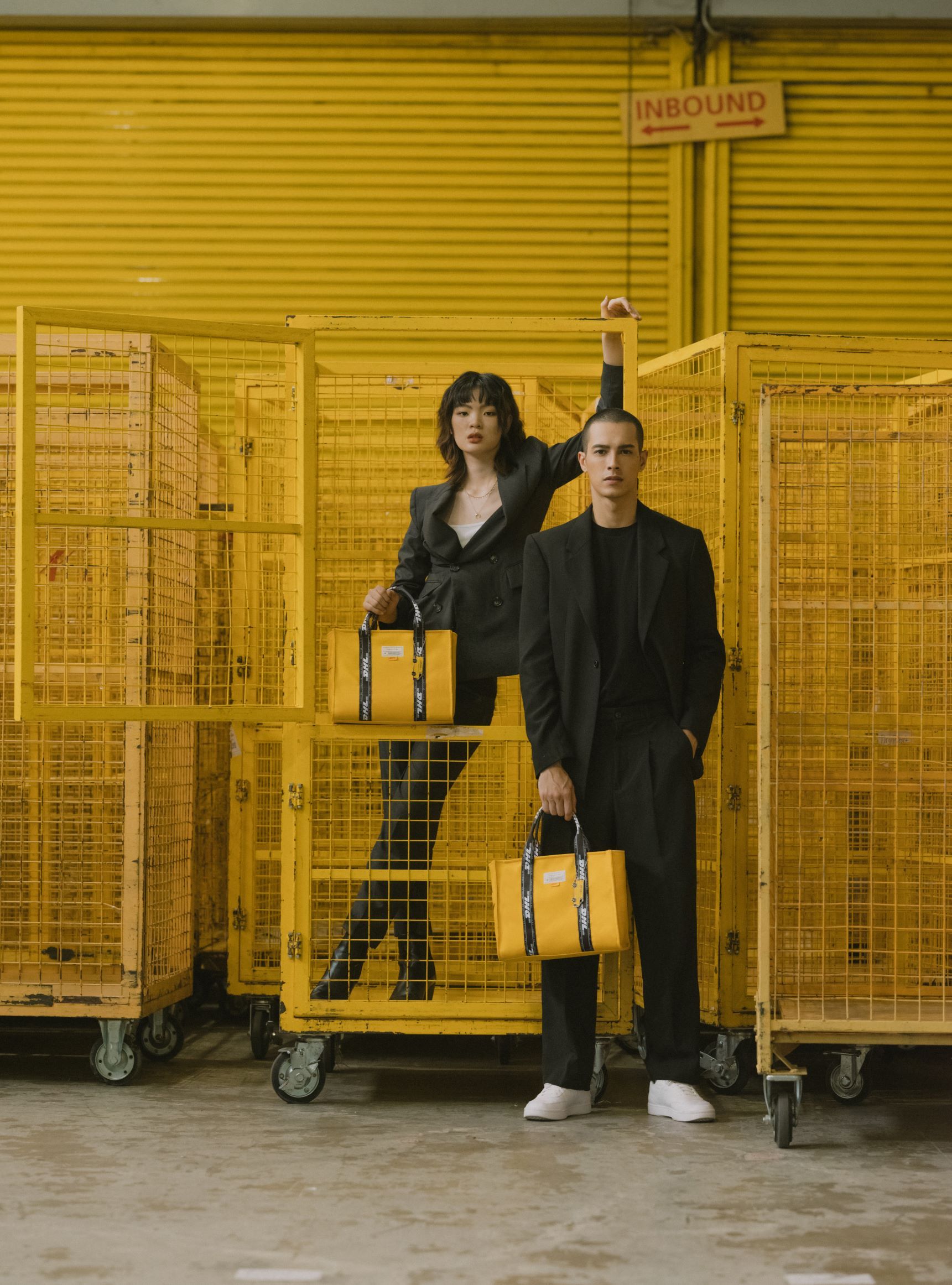 DHL y Christy Ng lanzan una llamativa colección de complementos, inspirada en los couriers