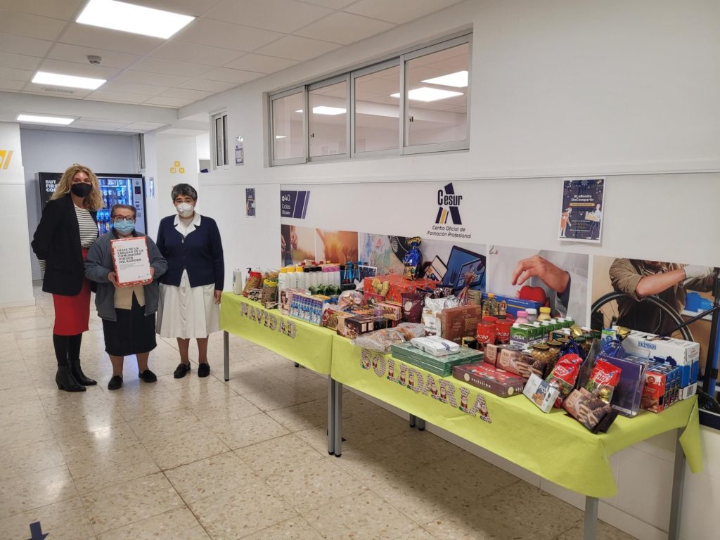 Foto de Cesur Málaga recoge más de 500 kilos de alimentos para la