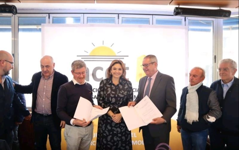 Foto de Firma del acuerdo entre Parkia y la ACET