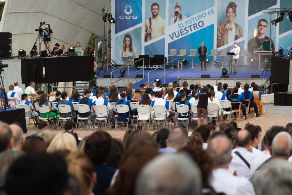 Foto de Acto de graducación Escuela CES