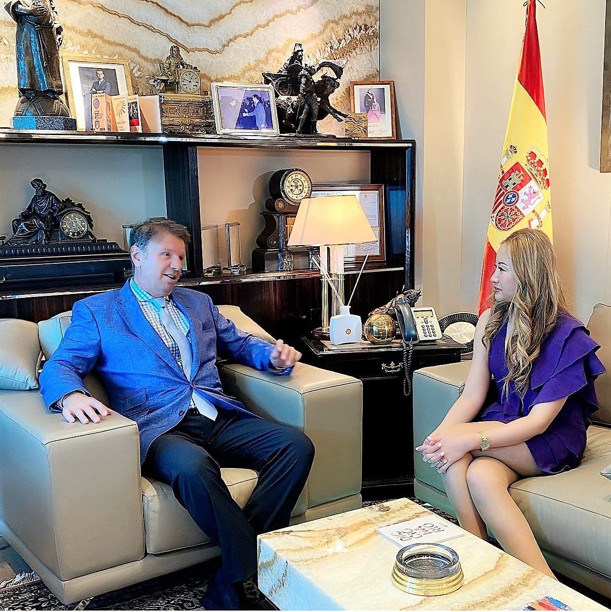Veline Ong, la influyente empresaria china, rueda la docuserie "Asian Power"